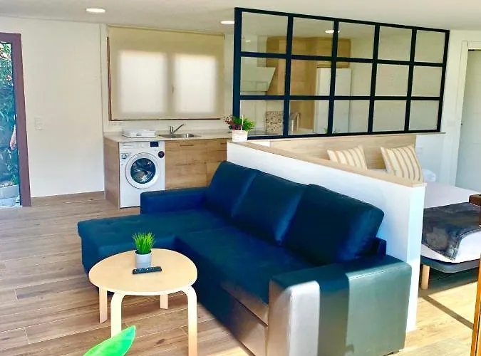 El Pedregal Bajo Con Jardin Lägenhet